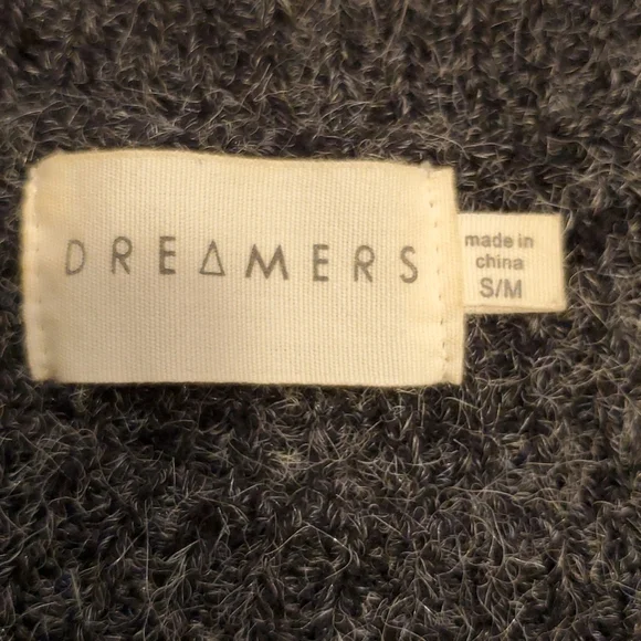 Dreamers Graphic sweater. - Picture 4 of 8
